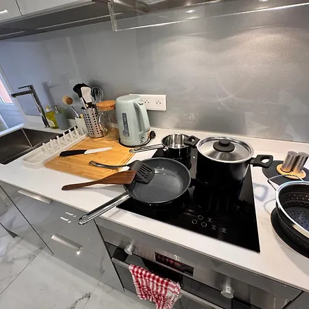 Bright, & Stylish 3 Min Walk To The Sea * Nice