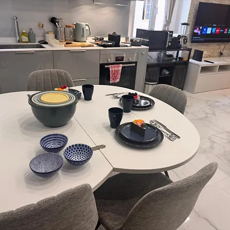 Appartamento Bright, & Stylish 3 Min Walk To The Sea Nizza